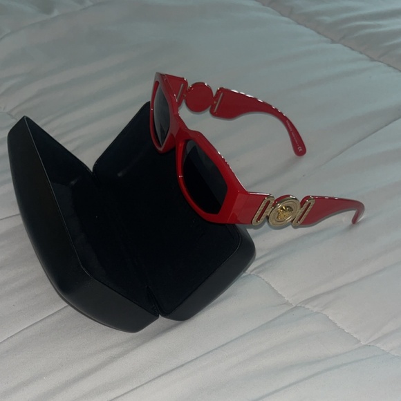 VERSACE SUNGLASSES - Picture 2 of 5
